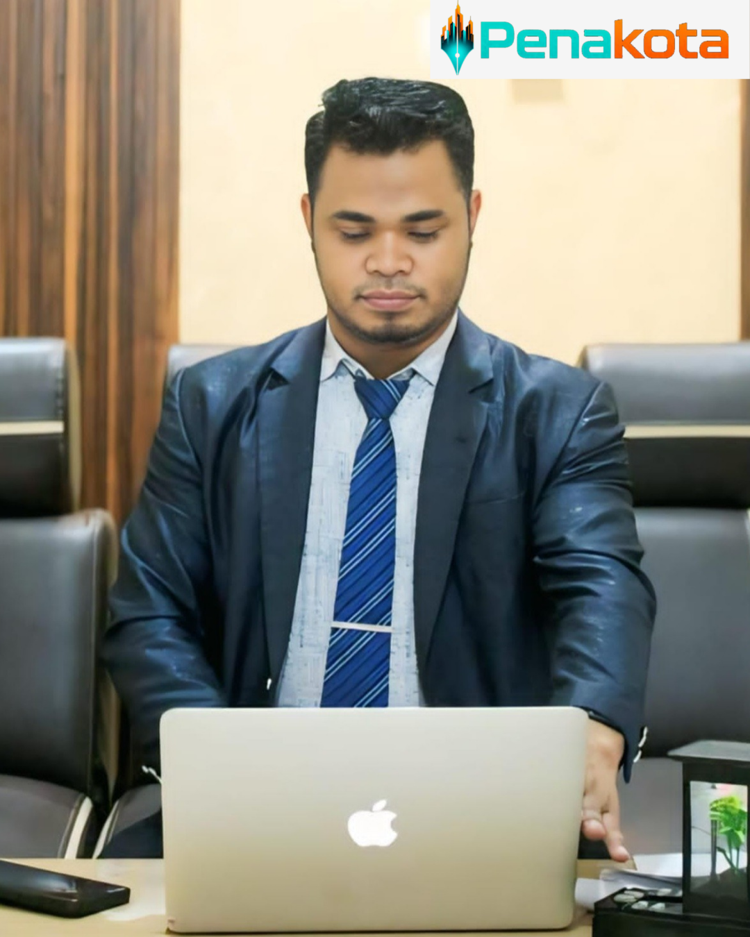 Biru dan Abu-Abu Modern Iklan Lowongan Kerja Wartawan Kiriman Instagram_20260710_152306_0000